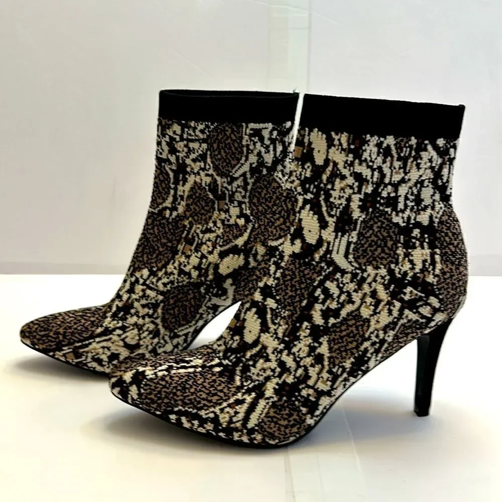 Mia ankle boots women’s McKinney beige multi sock boots size 10M